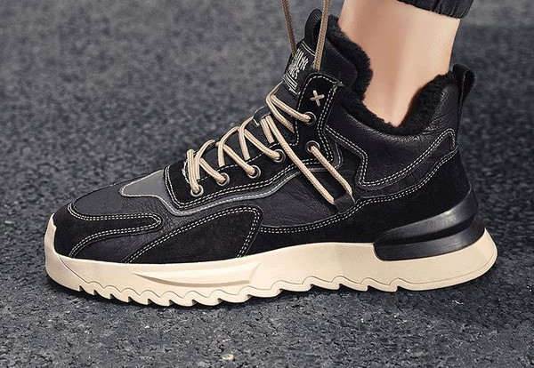 Ανδρικά sneakers με φόδρα και κορδόνια