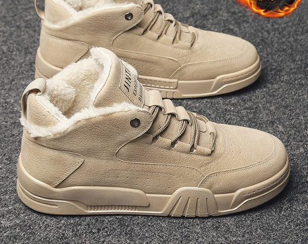 Novi model muške zimske obuće sa donjom postavom