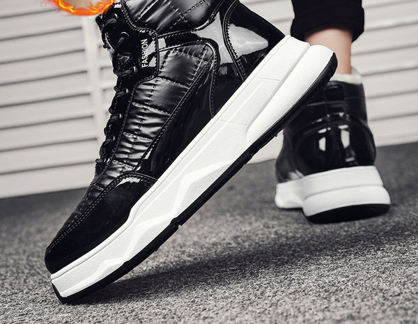 Vīriešu ziemas apavi ar biezu oderi un augstu zoli