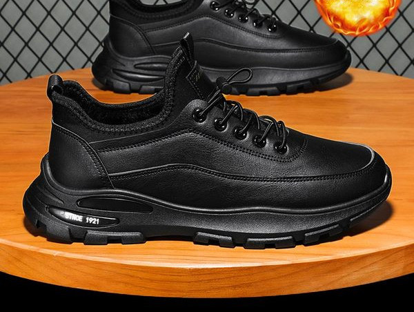 Ανδρικά παπούτσια από τεχνητό δέρμα με κορδόνια