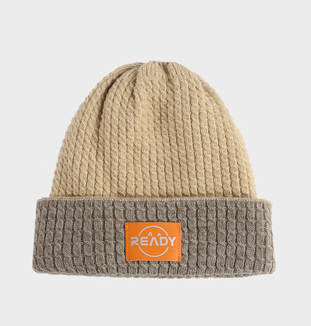 Ανδρικό καπέλο με επιγραφή