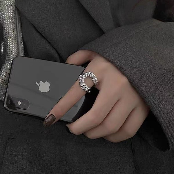 Γυναικείο ρυθμιζόμενο δαχτυλίδι σε ασημί χρώμα