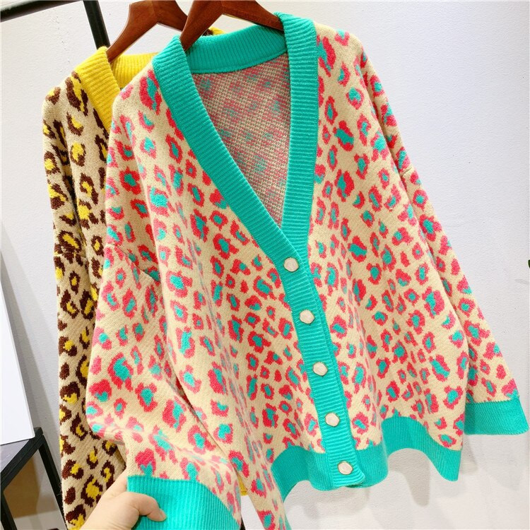 Sieviešu leoparda jaka ar garām piedurknēm rudens ziemas gadījuma V kakla vienrindas, brīva trikotāžas jaka Sieviešu džemperis virsdrēbju augšdaļa