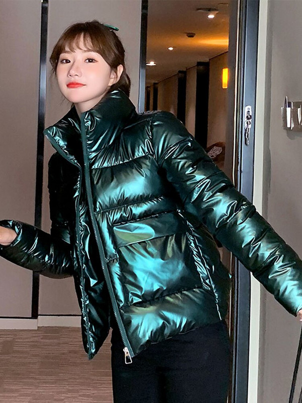 Női téli kabát, hosszú ujjú, zsebekkel, állógallérral