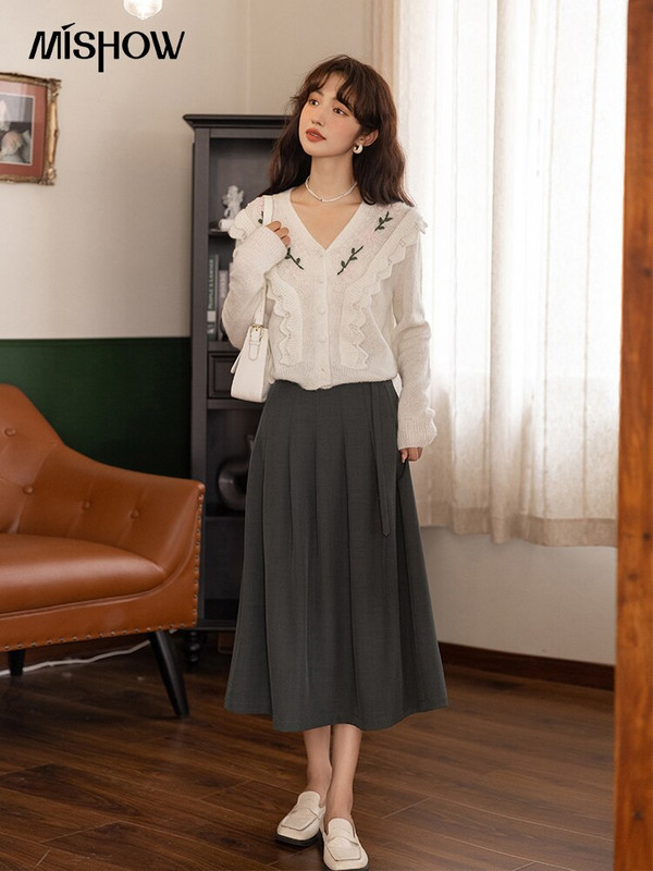 MISHOW Jesen 2022., ženski pleteni kardigani s francuskim v-izrezom i cvjetovima izvezenim naborima, jednoredno kopčanje od mohera MXB31Z0721