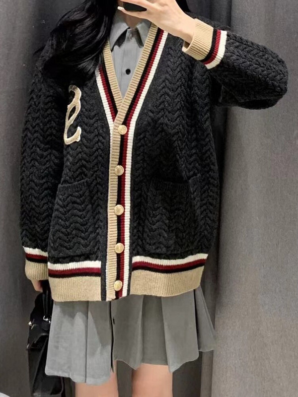 2022. gada jauns rudens ziemas raibs, krāsains burts, izšūts sieviešu ikdienas brīvs trikotāžas džemperis