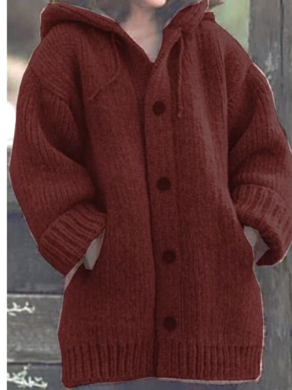 2022. gada jakas sievietēm ar garu adīto kapuci