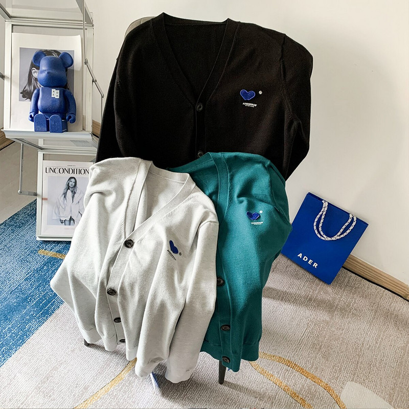 Korejska verzija visokokvalitetnog pletenog džempera za muškarce i žene široki gornji kaput s ljubavnim vezom za par s V-izrezom