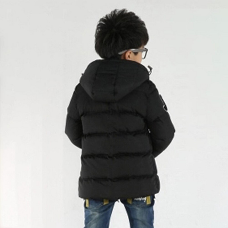 Ziemas modes zēnu dūnu mētelis korejiešu izšūšanai ar kapuci garām piedurknēm sporta karikatūra bieza flīsa silts bērnu apģērbs