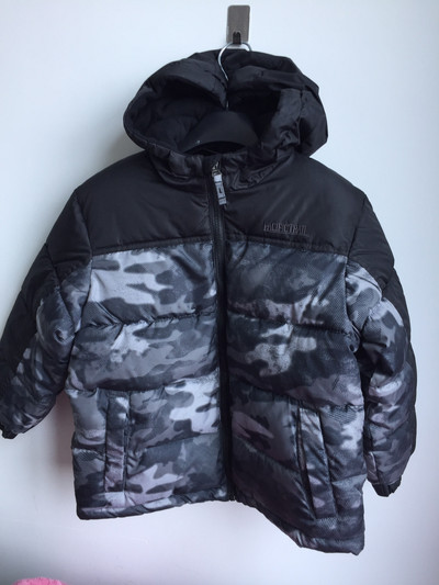 Izpārdošana Ziemas jaka zēniem 2-7 gadi polsterēta silta ūdensnecaurlaidīga vēja necaurlaidīga līdz mīnus 10 C sniega necaurlaidīga