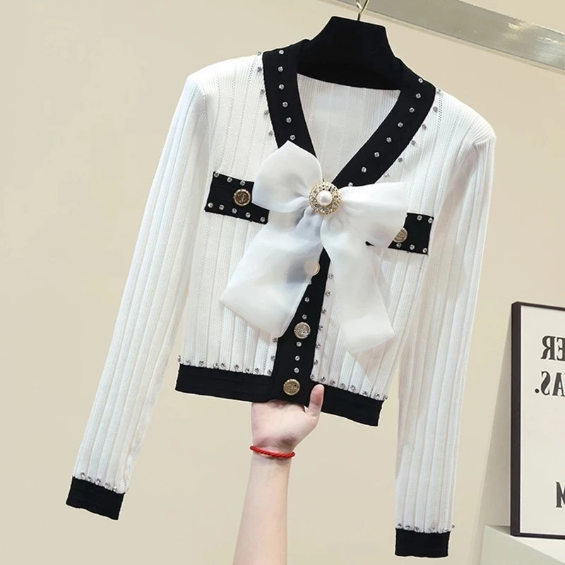 Kiváló minőségű őszi újdonság divat női V-nyakú hosszú ujjú luxus gyöngyökkel díszített Kötés Kardigán pulóver Női felsők