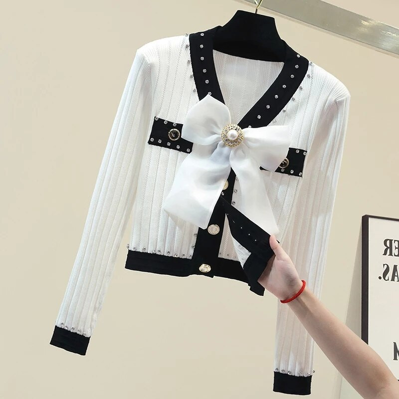 Kiváló minőségű őszi újdonság divat női V-nyakú hosszú ujjú luxus gyöngyökkel díszített Kötés Kardigán pulóver Női felsők