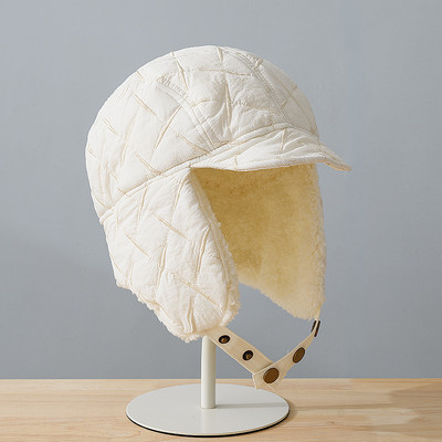 Vīriešu austiņas ar dūnu oderi - baltā un melnā krāsā