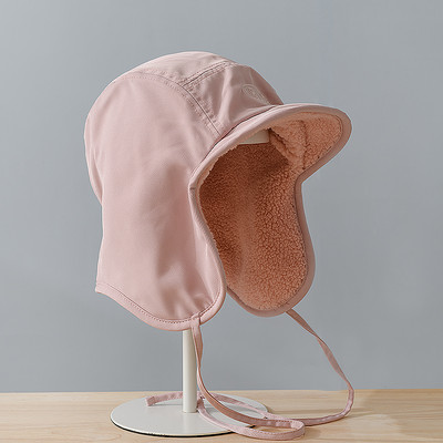 Ziemas vīriešu cepure ar smaili un oderi