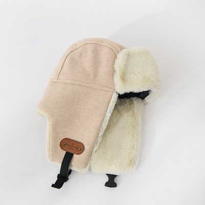 Vīriešu ziemas cepure ar biezu oderi un logotipu