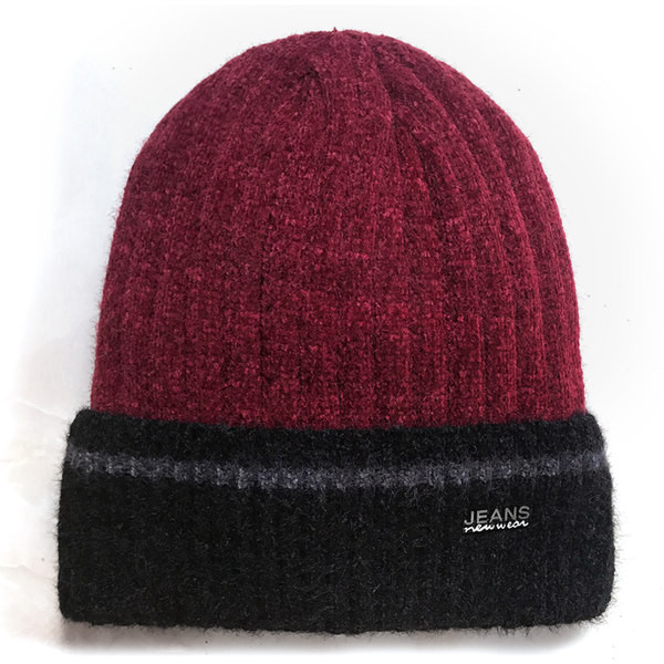 Vīriešu logotipa adīta cepure