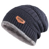 Ziemas vīriešu cepure ar oderi un šalli