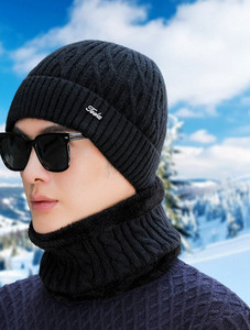 Ziemas vīriešu cepure ar uzrakstu