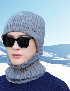 Ziemas vīriešu cepure ar uzrakstu