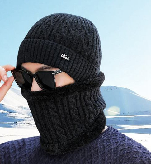 Ziemas vīriešu cepure ar uzrakstu