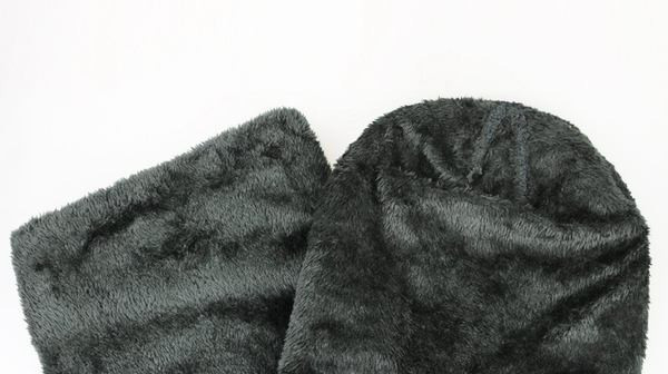 Ziemas vīriešu cepure ar uzrakstu