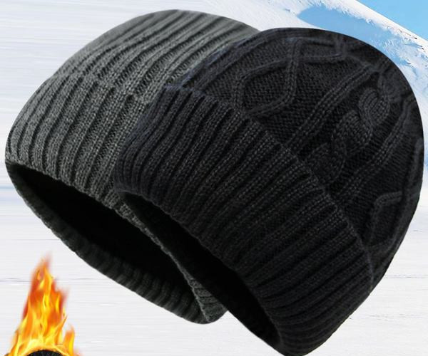 Ziemas vīriešu cepure ar oderi un apdruku