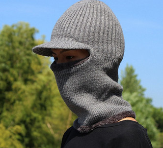 Ziemas vīriešu cepure ar šalli