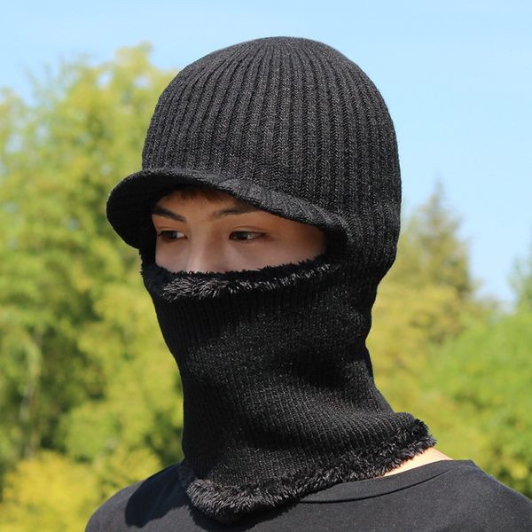 Ziemas vīriešu cepure ar šalli