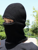 Tiszta sapka sötét színekben