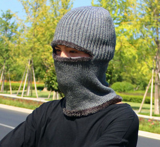 Tiszta sapka sötét színekben