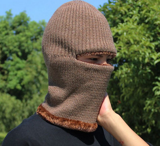 Tiszta sapka sötét színekben