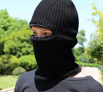 Tiszta sapka sötét színekben