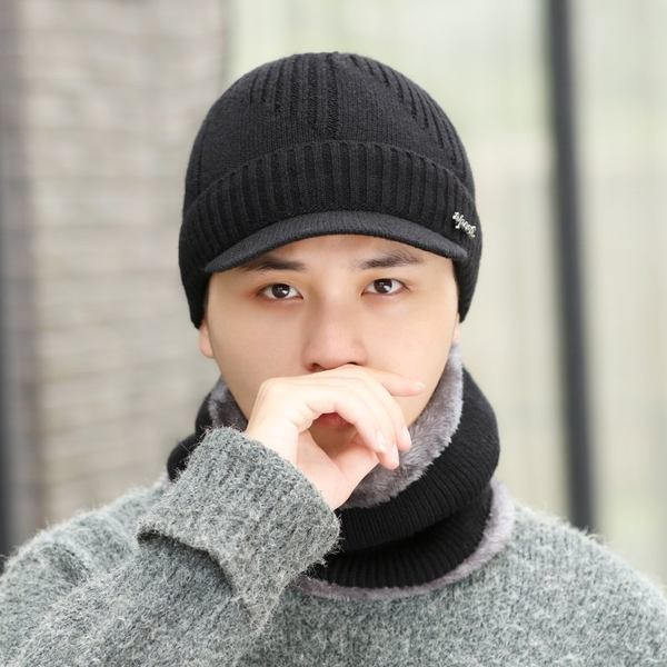 Χειμερινό ανδρικό καπέλο με κοντό γείσο