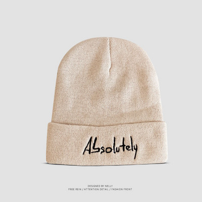 Moderna vīriešu cepure ar izšūtu uzrakstu - vienkrāsains