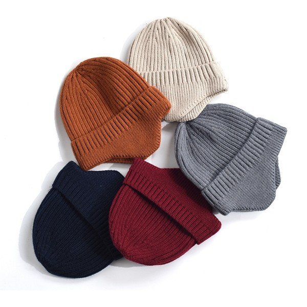 Vienkrāsaina vīriešu trikotāžas cepure