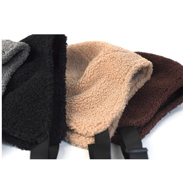 Férfi téli fülsapka műanyag rögzítéssel