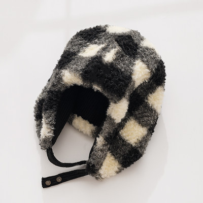 Jauna modeļa ziemas cepure vīriešiem ar pogām