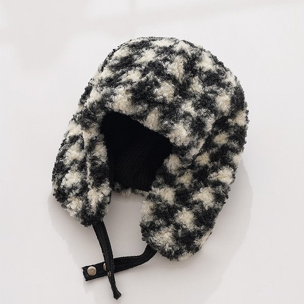 Jauna modeļa ziemas cepure vīriešiem ar pogām