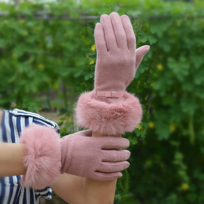 Γυναικεία γάντια με χνούδι και κορδέλα