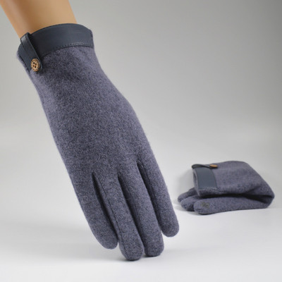 Μοντέρνα μονόχρωμα γυναικεία γάντια με κουμπί