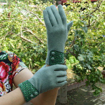 Зимни дамски ръкавици с принт