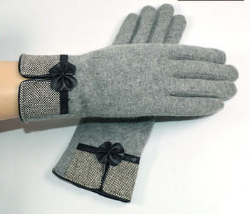 Sieviešu ziemas cimdi divās krāsās