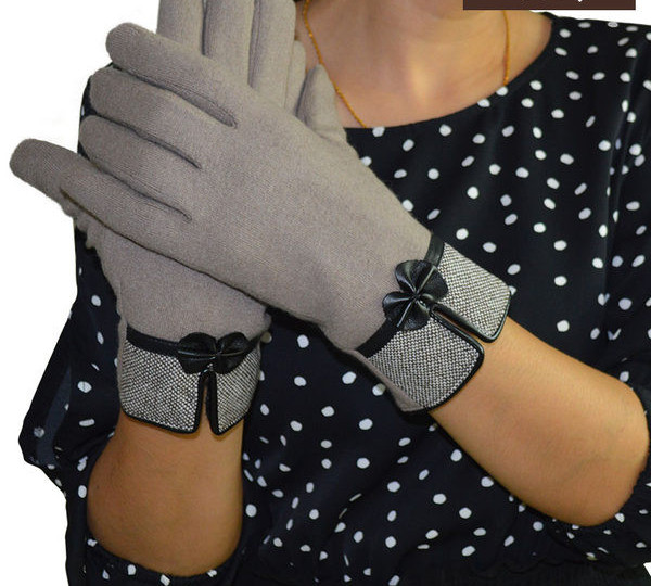 Sieviešu ziemas cimdi divās krāsās