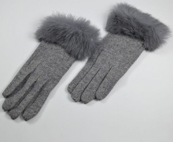 Μονόχρωμα γυναικεία γάντια κατάλληλα για το χειμώνα