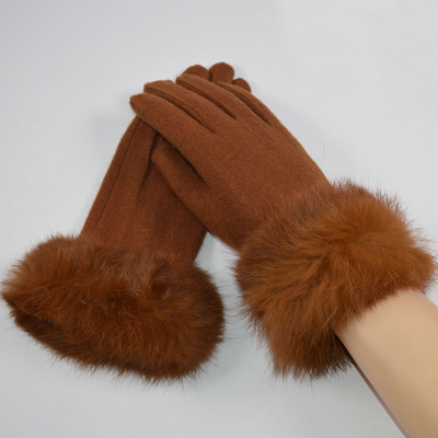 Μονόχρωμα γυναικεία γάντια κατάλληλα για το χειμώνα