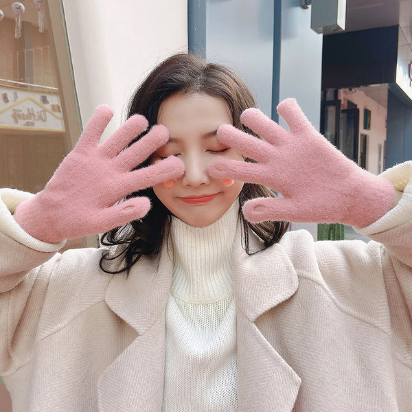 Zimske ženske rukavice s animacijom