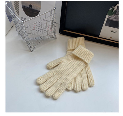 Vienkrāsaini sieviešu cimdi