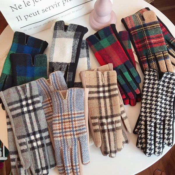 Mūsdienu sieviešu ziemas cimdi - vairākas krāsas