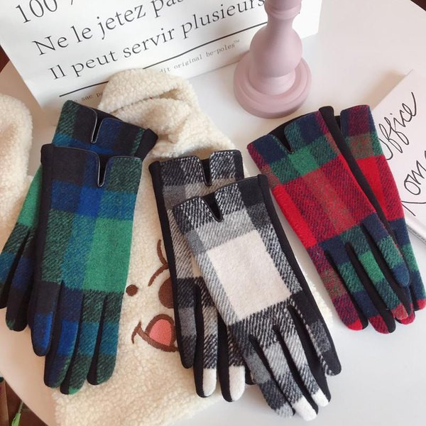 Mūsdienu sieviešu ziemas cimdi - vairākas krāsas