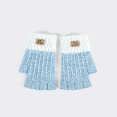 Sieviešu cimdi bez pirkstiem